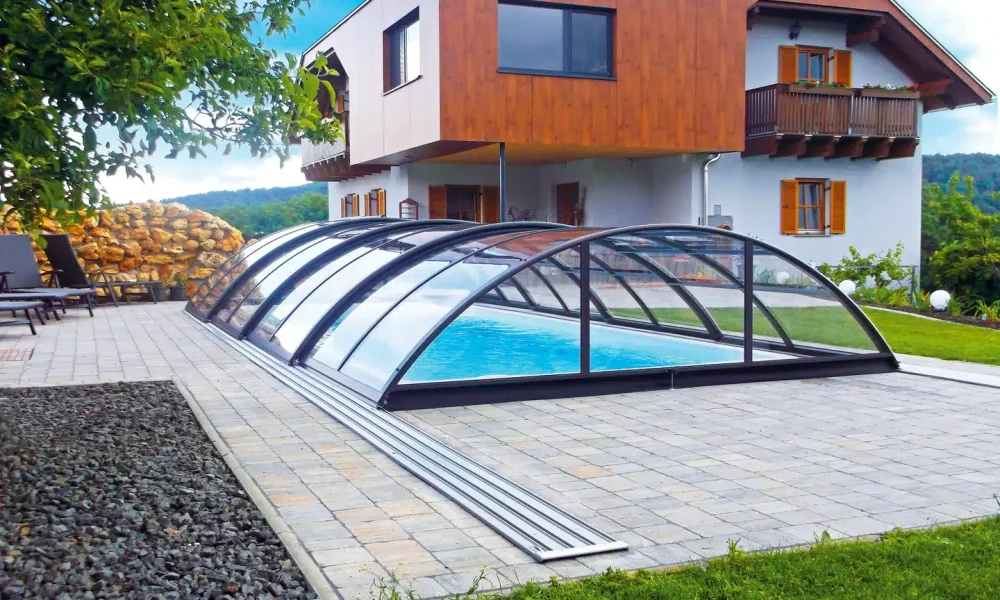 pool-enclosure-azure-compact-1-335d62cc-1920x1080-0